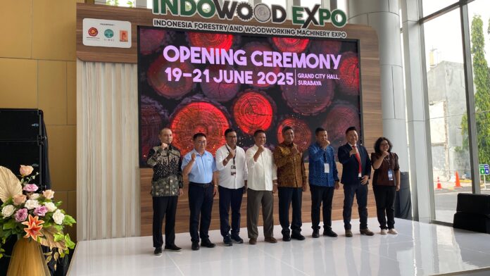 Indowood Expo 2025 : Resmi Dibuka di Surabaya, Dukung PenguatanEkspor dan Inovasi Industri Kayu Nasional (foto : ist)