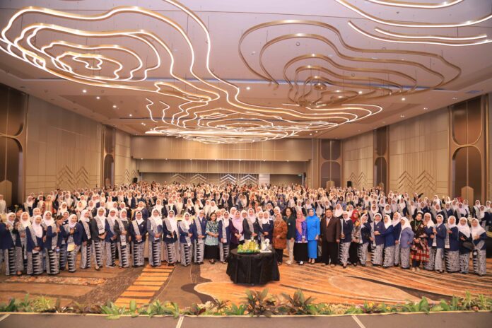 HUT IBI Ke 74 : Bidan Perlu Tingkatkan Kompetensi Untuk Turunkan AKI, AKB dan Stunting (foto : ist)