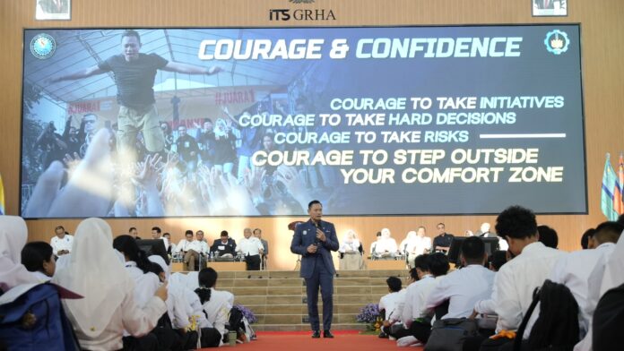 AHY Bakar Semangat Maba ITS Wujudkan Indonesia Emas 2045 (foto : ist)