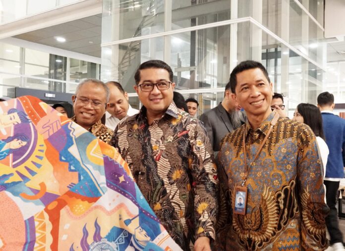Tinjau Pengembangan Ekonomi Kreatif, Menekraf RI Kunjungi GRIT ITS (foto : ist)