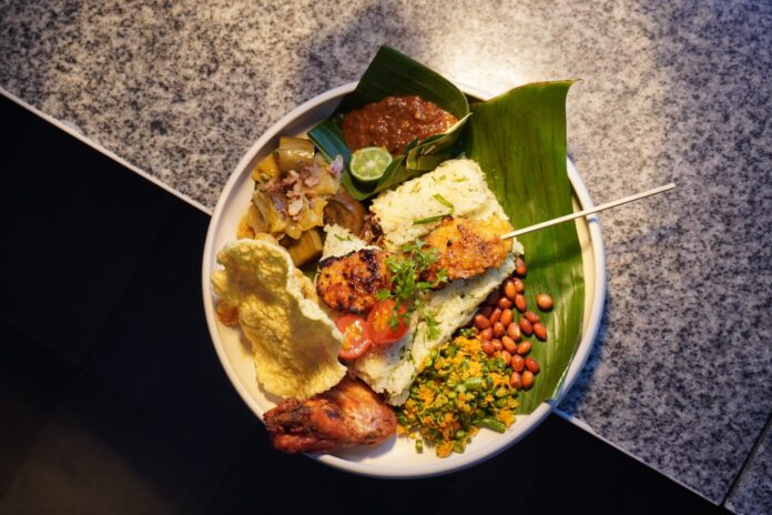 Perpaduan Jawa & Bali dalam Satu Piring, Cuma Rp 55 Ribu di Bulan Kemerdekaan (foto : ist)